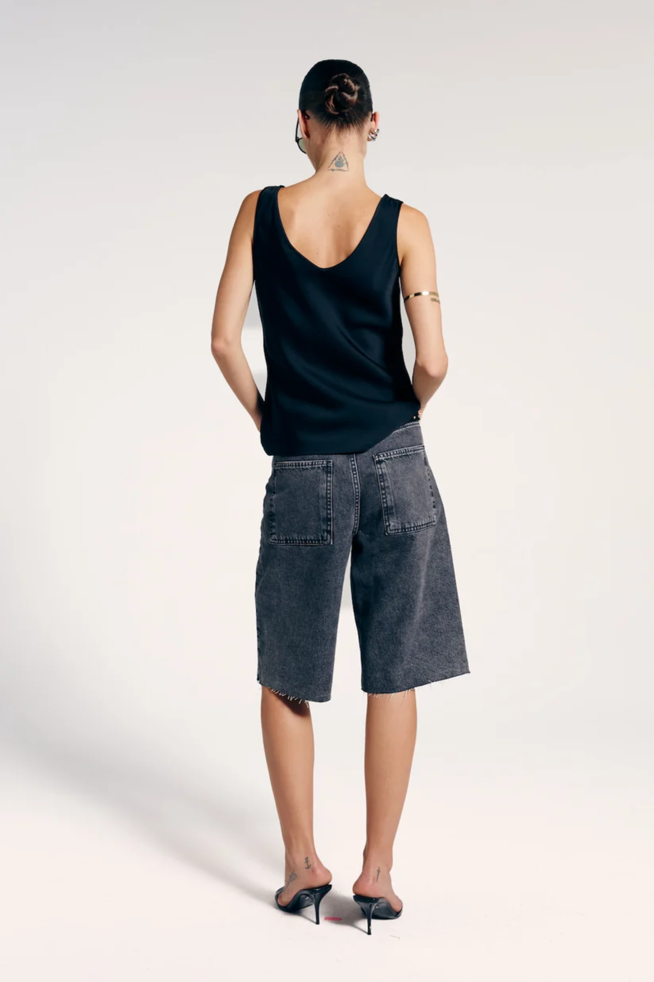 BERMUDA JEANS RETA ESTONADA LUCIE