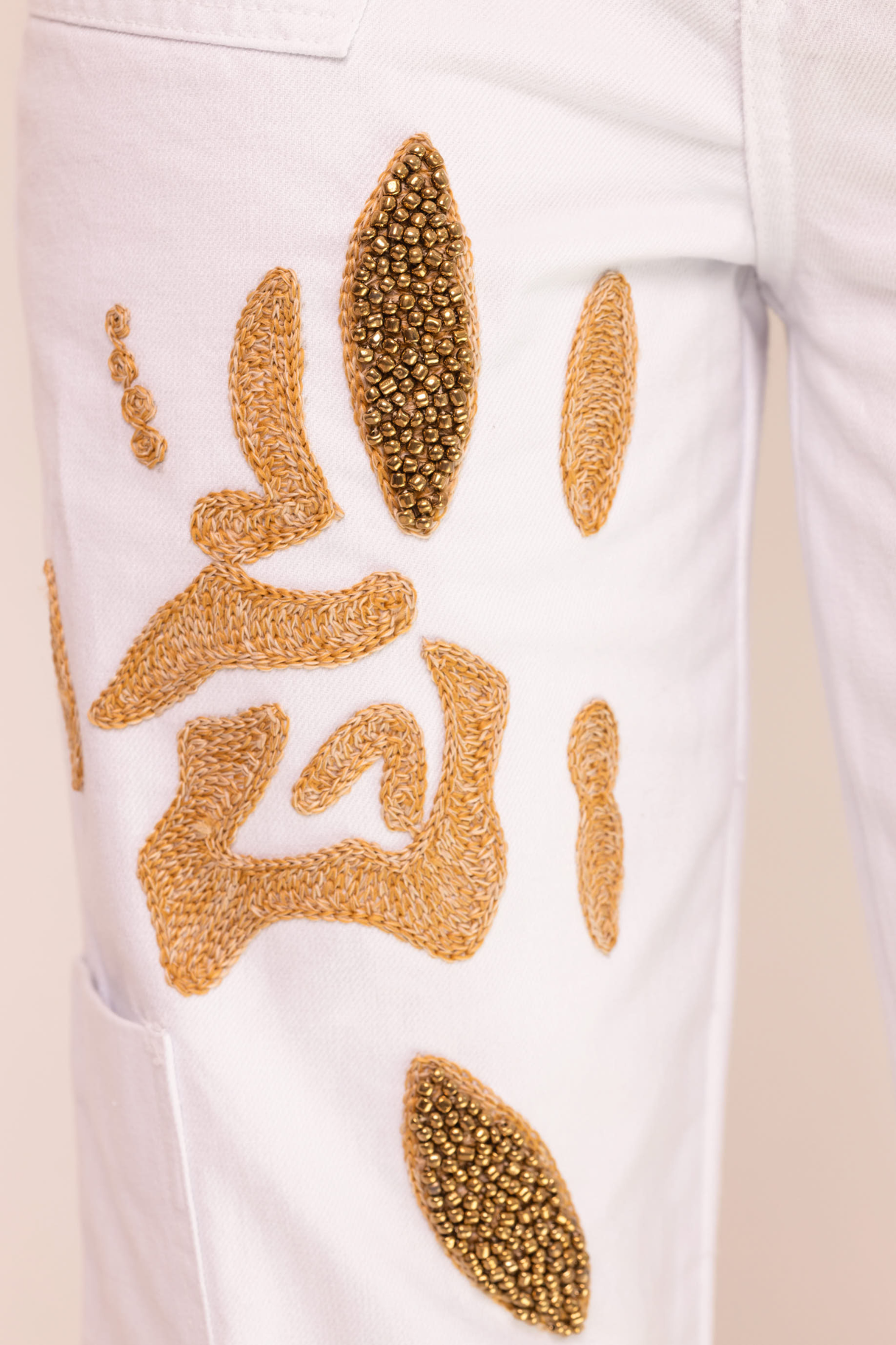 CALÇA JEANS MYCELIA BORDADA