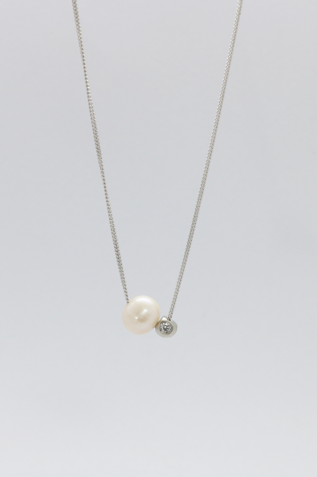 GARGANTILHA SONHO COM PÉROLA E DIAMANTE