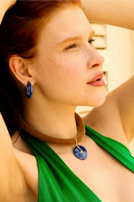 COLAR LÁPIS LÁZULI COM VELUDO ITALIANO