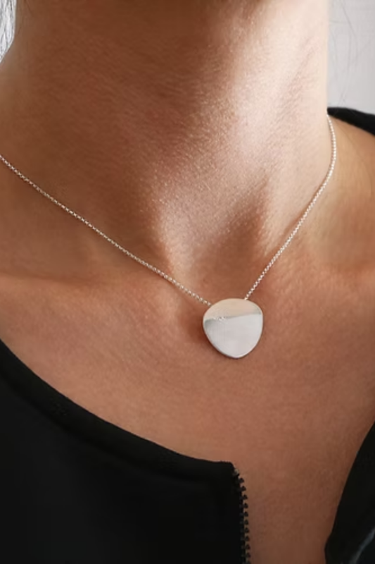 GARGANTILHA LYGIA COM DIAMANTE